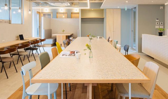 2階「せせらぎラウンジ」での湯上がり休憩